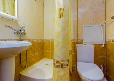 Одноместный номер 1 категории в корпусе 2 в санатории Москва в городе Кисловодске - фотография