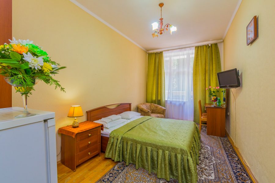Одноместный номер 1 категории в 3 корпусе в санатории Москва в городе Кисловодске - фотография