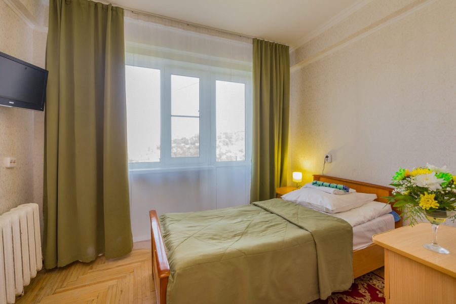 Одноместный номер 2 категории во 2 корпусе в санатории Москва в городе Кисловодске - фотография