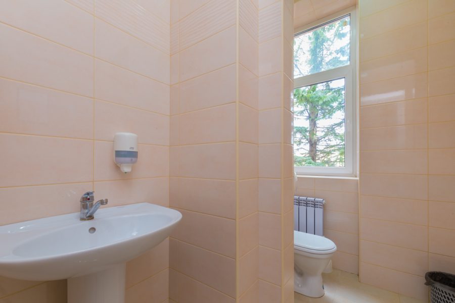 Трехместный номер 3 категории в 1 корпусе в санатории Москва в городе Кисловодске - фотография