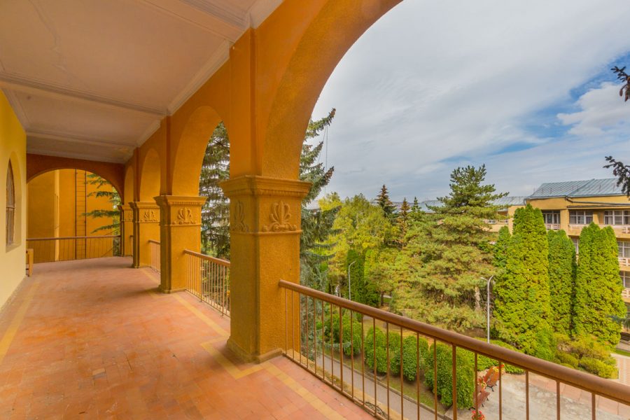 Балкон в санатории Москва в городе Кисловодске - фотография