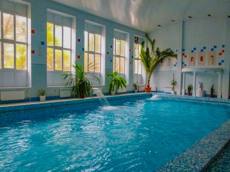 Бассейн в санатории Москва в городе Кисловодске - фотография