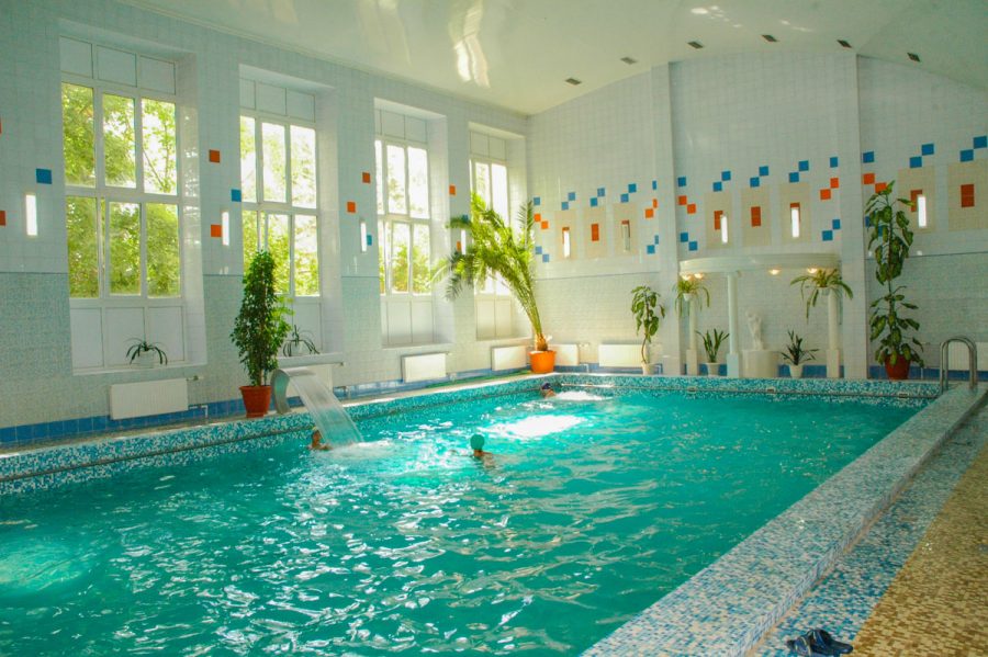 Бассейн в санатории Москва в городе Кисловодске - фотография
