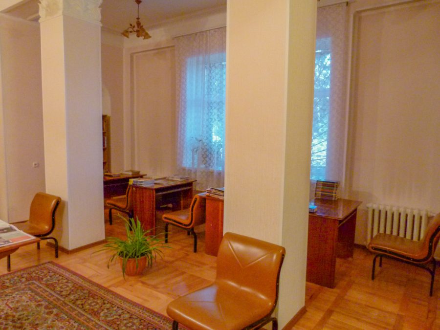 Библиотека в санатории Москва в городе Кисловодске - фотография