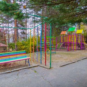 Детская площадка в санатории Москва в городе Кисловодске - фотография