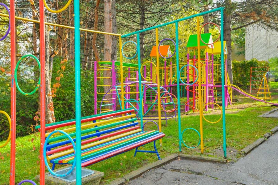 Детская площадка в санатории Москва в городе Кисловодске - фотография