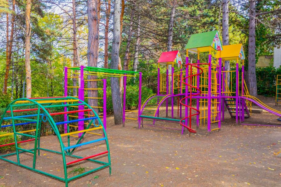 Детская площадка в санатории Москва в городе Кисловодске - фотография