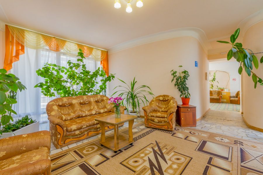 Холл в санатории Москва в городе Кисловодске - фотография