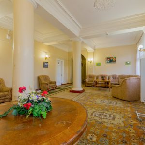 Холл в санатории Москва в городе Кисловодске - фотография