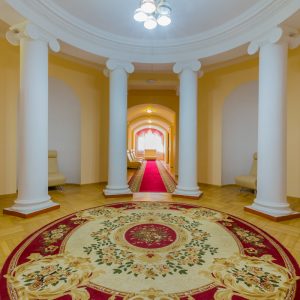 Холл в санатории Москва в городе Кисловодске - фотография