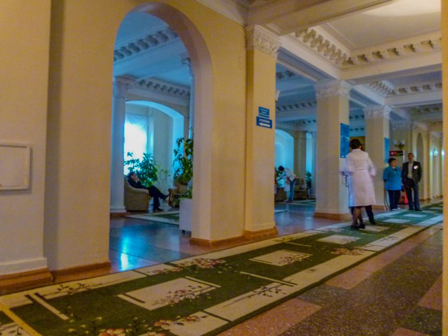 Коридор в санатории Москва в городе Кисловодске - фотография