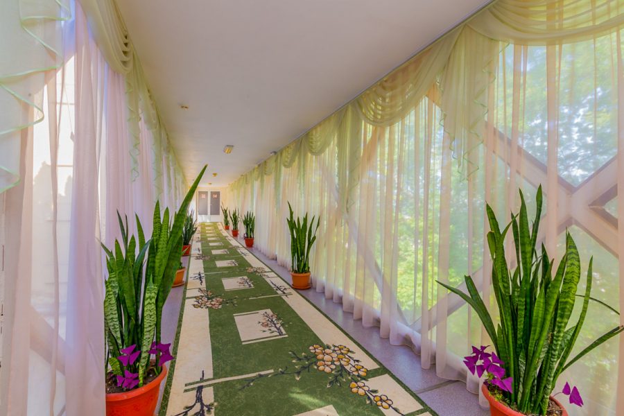 Крытый переход в санатории Москва в городе Кисловодске - фотография