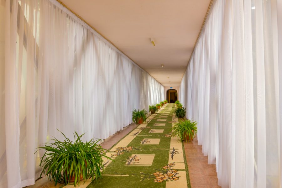 Крытый переход в санатории Москва в городе Кисловодске - фотография