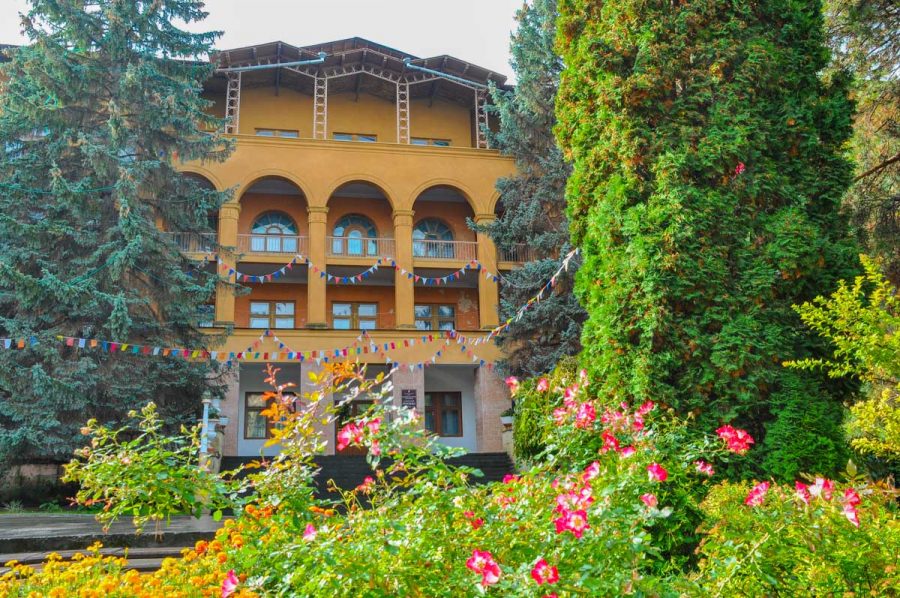 1 корпус в санатории Москва в городе Кисловодске - фотография