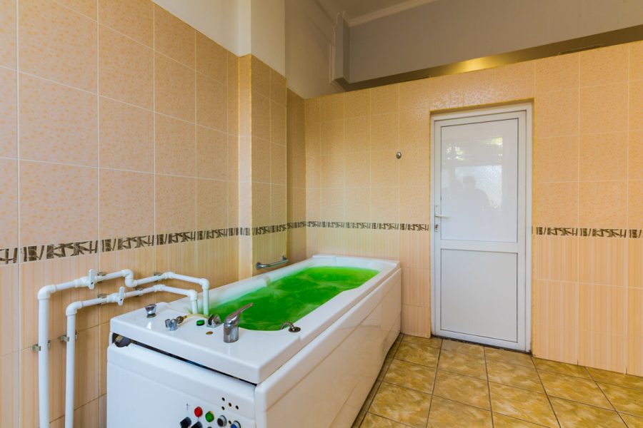 Хвойножемчужная ванна в санатории Москва в городе Кисловодске - фотография