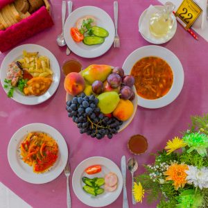 Сервированный стол в санатории Москва в городе Кисловодске - фотография