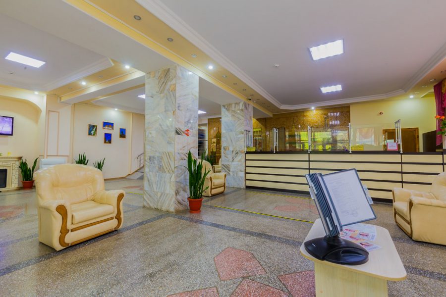 Ресепшн в санатории Москва в городе Кисловодске - фотография