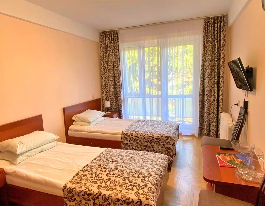 Двухместный номер 1 категории во 2 корпусе в санатории Москва в городе Кисловодске - фотография