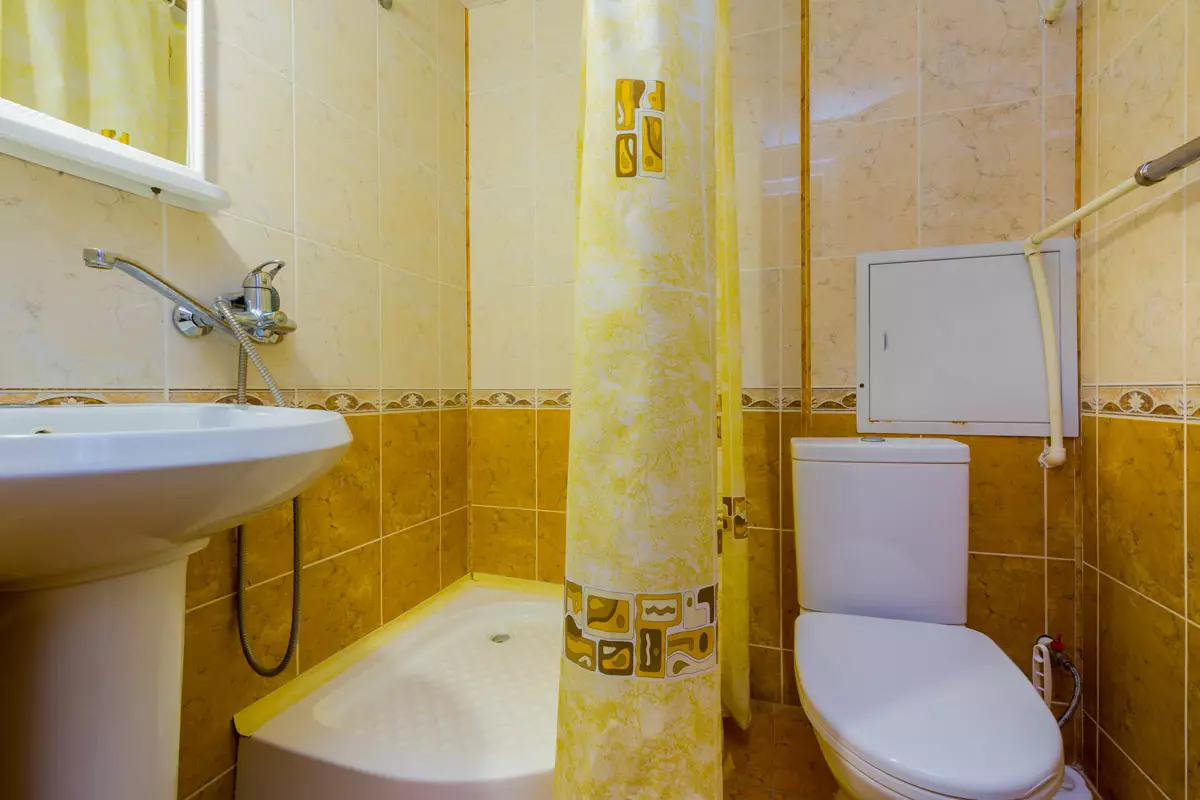 Одноместный номер 1 категории в корпусе 2 в санатории Москва в городе Кисловодске - фотография