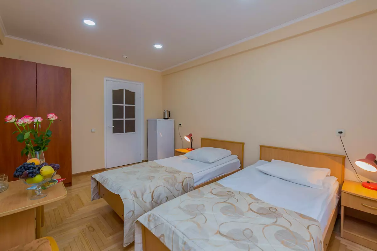 Двухместный номер 2 категории во 2 корпусе в санатории Москва в городе Кисловодске - фотография