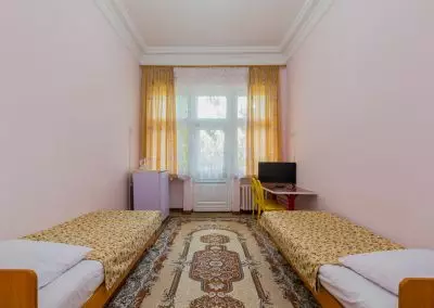 Двухместный номер 3 категории в 1 корпусе в санатории Москва в городе Кисловодске - фотография