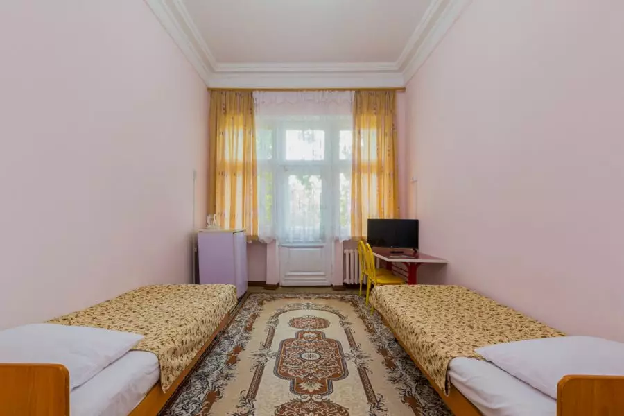 Двухместный номер 3 категории в 1 корпусе в санатории Москва в городе Кисловодске - фотография