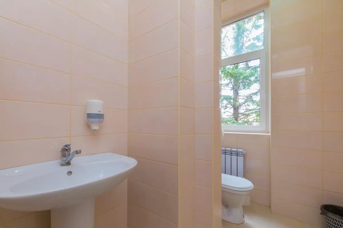 Трехместный номер 3 категории в 1 корпусе в санатории Москва в городе Кисловодске - фотография