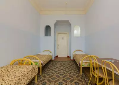 Трехместный номер 3 категории в 1 корпусе в санатории Москва в городе Кисловодске - фотография