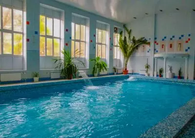 Бассейн в санатории Москва в городе Кисловодске - фотография