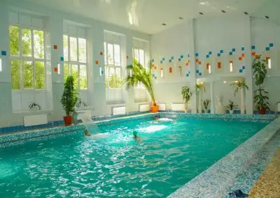 Бассейн в санатории Москва в городе Кисловодске - фотография