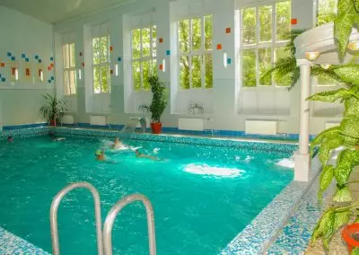 Бассейн в санатории Москва в городе Кисловодске - фотография