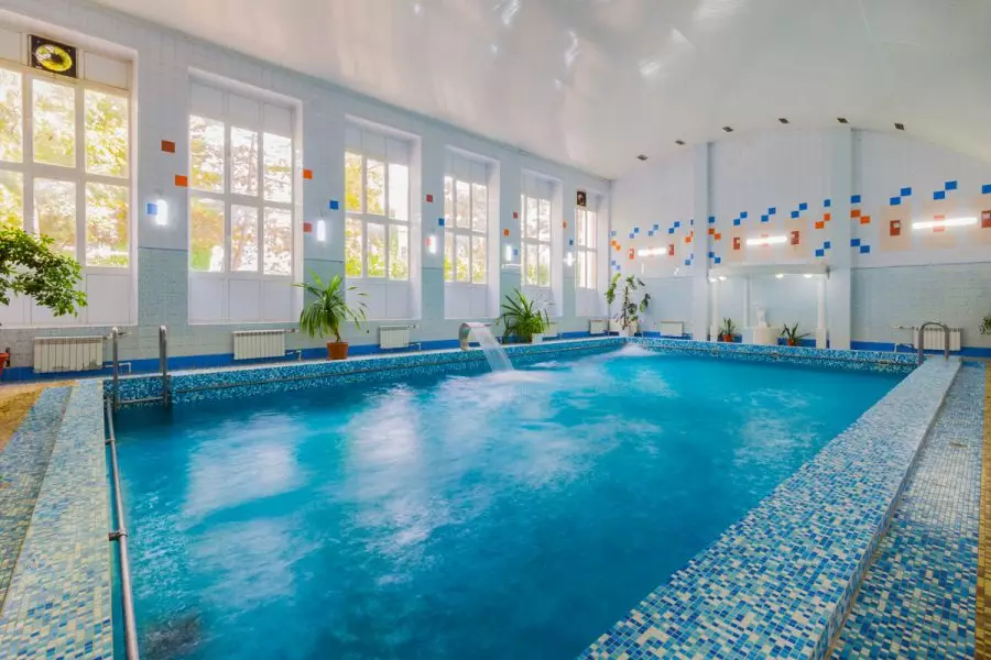 Бассейн в санатории Москва в городе Кисловодске - фотография