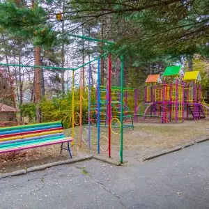 Детская площадка в санатории Москва в городе Кисловодске - фотография