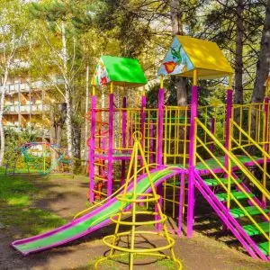 Детская площадка в санатории Москва в городе Кисловодске - фотография