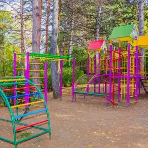 Детская площадка в санатории Москва в городе Кисловодске - фотография