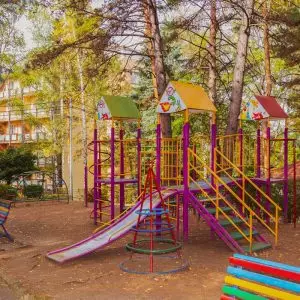 Детская площадка в санатории Москва в городе Кисловодске - фотография