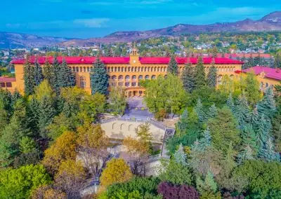 Общий вид санатория Москва в городе Кисловодске - фотография