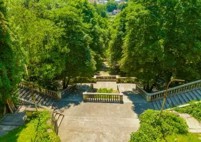 Территория в санатории Москва в городе Кисловодске - фотография