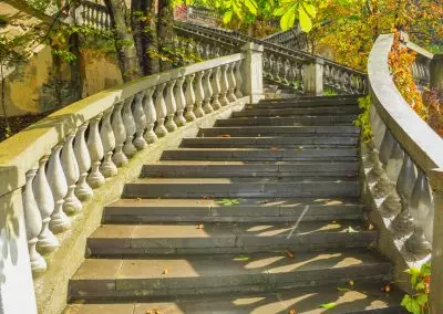 Ступеньки на территории в санатории Москва в городе Кисловодске - фотография