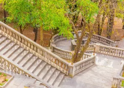 Ступеньки на территории в санатории Москва в городе Кисловодске - фотография